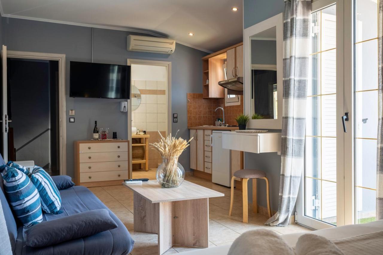 Helen'S Studios & Apartments Skala  エクステリア 写真