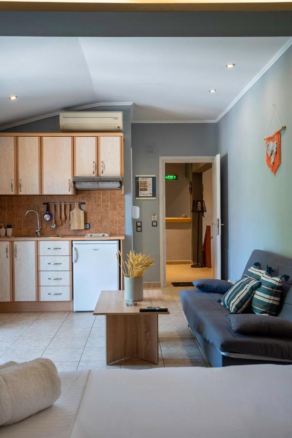 Helen'S Studios & Apartments Skala  エクステリア 写真