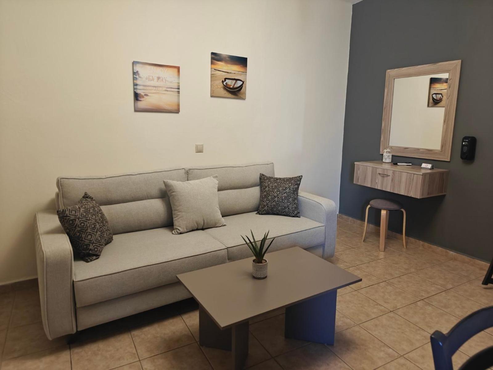 Helen'S Studios & Apartments Skala  エクステリア 写真