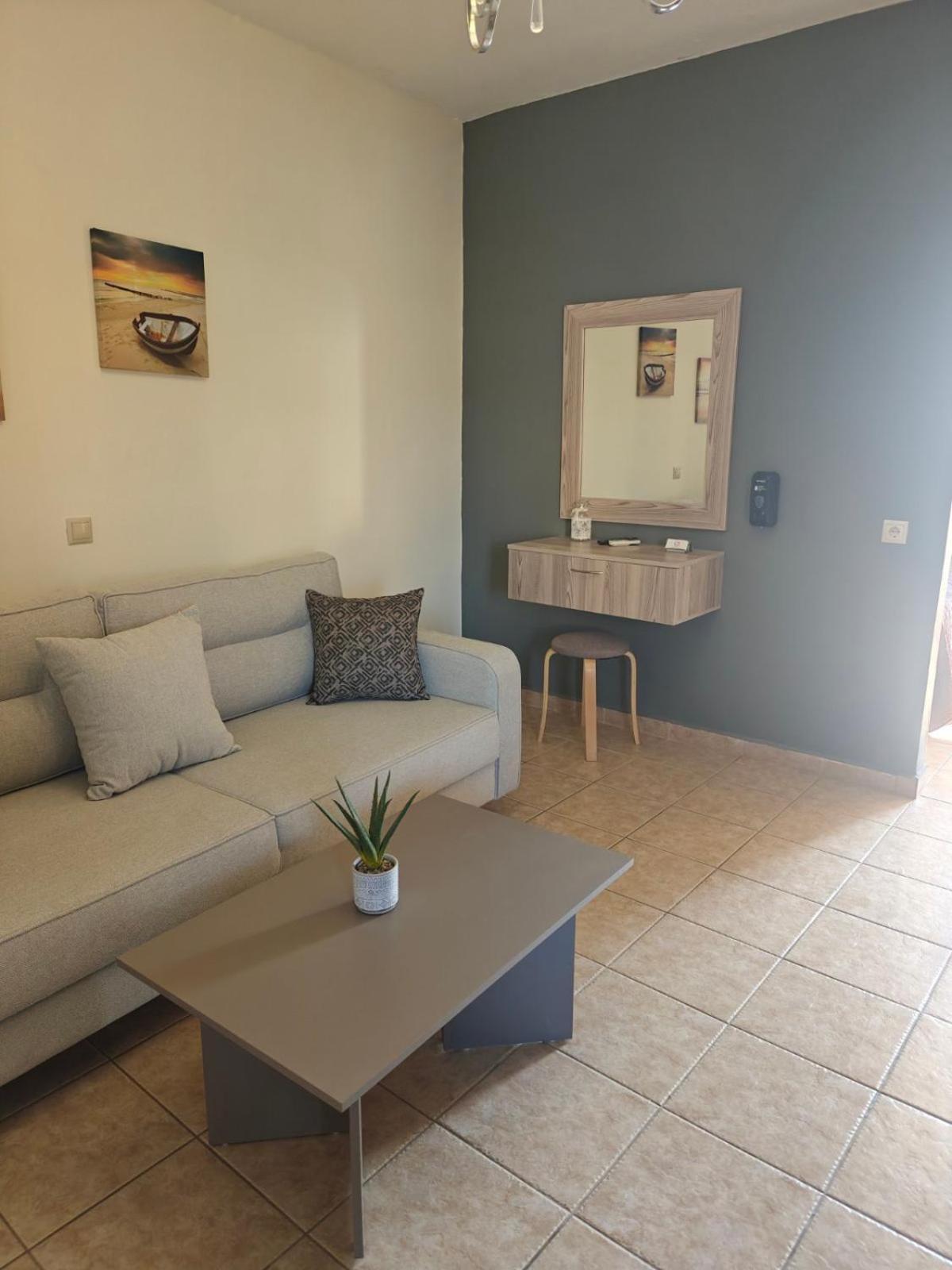 Helen'S Studios & Apartments Skala  エクステリア 写真
