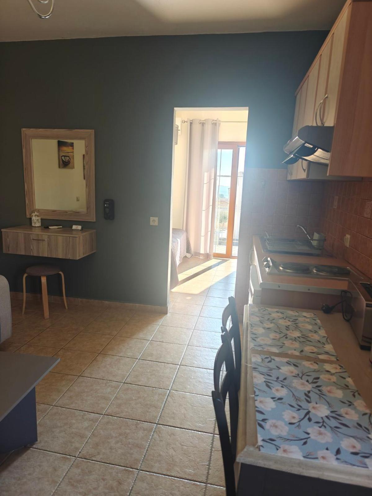 Helen'S Studios & Apartments Skala  エクステリア 写真